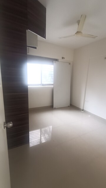 Room in 2 BHK Apartment at Ozone Urbana Aqua, Devanahalli – for Rent