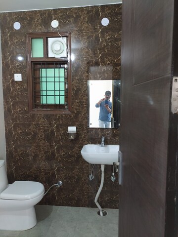 Bathroom in 2 BHK Independent House at Ansal Plaza Sector-23, Sector 23 – for Rent