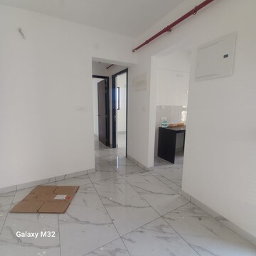 Room in 2 BHK Apartment at Raymond Ten X Habitat, Pokhran Road No 2 – for Rent