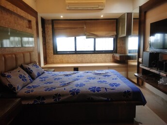 2.5 BHK Apartment For Rent in Giriraj Apartments Altamount Road Mumbai  8069130