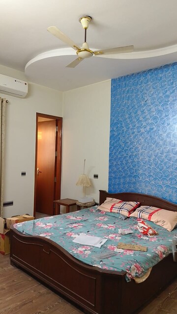 Bedroom in 3 BHK Apartment at Omaxe Grand, Sector 93b – for Rent