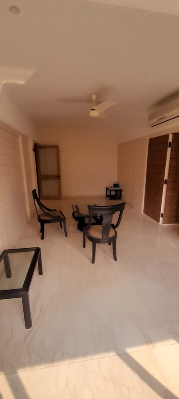Master Bedroom in 2 BHK Apartment at Peninsula Salsette 27, Byculla – for Rent