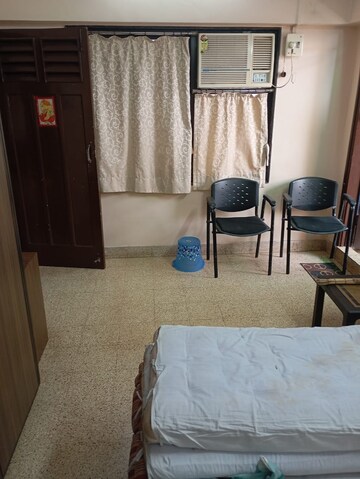 Living Room in 2 BHK Apartment at Peninsula Salsette 27, Byculla – for Rent