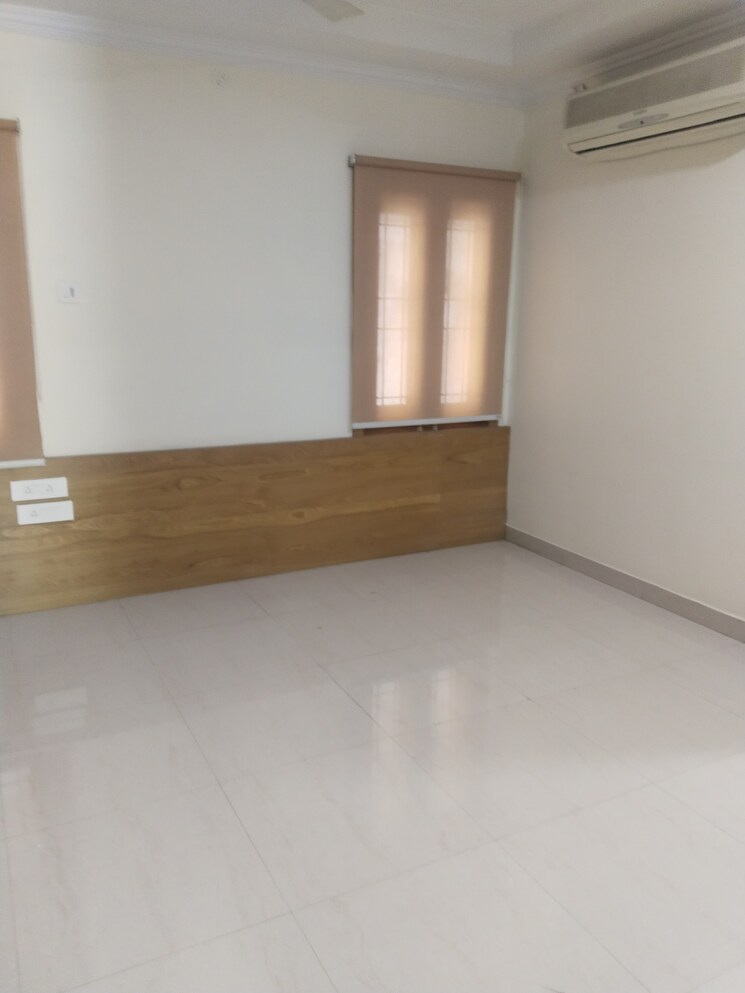 Room, madhapur 3 Bedroom 2900 Sq.Ft. Apartment In Madhapur Hyderabad 8069244