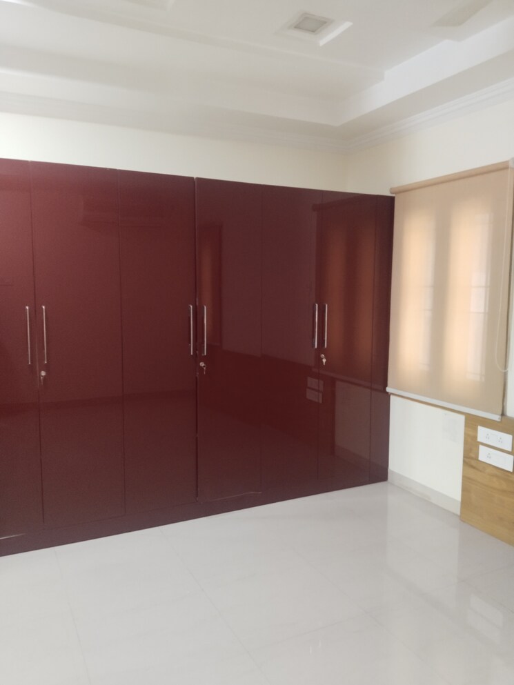Room, madhapur 3 Bedroom 2900 Sq.Ft. Apartment In Madhapur Hyderabad 8069244