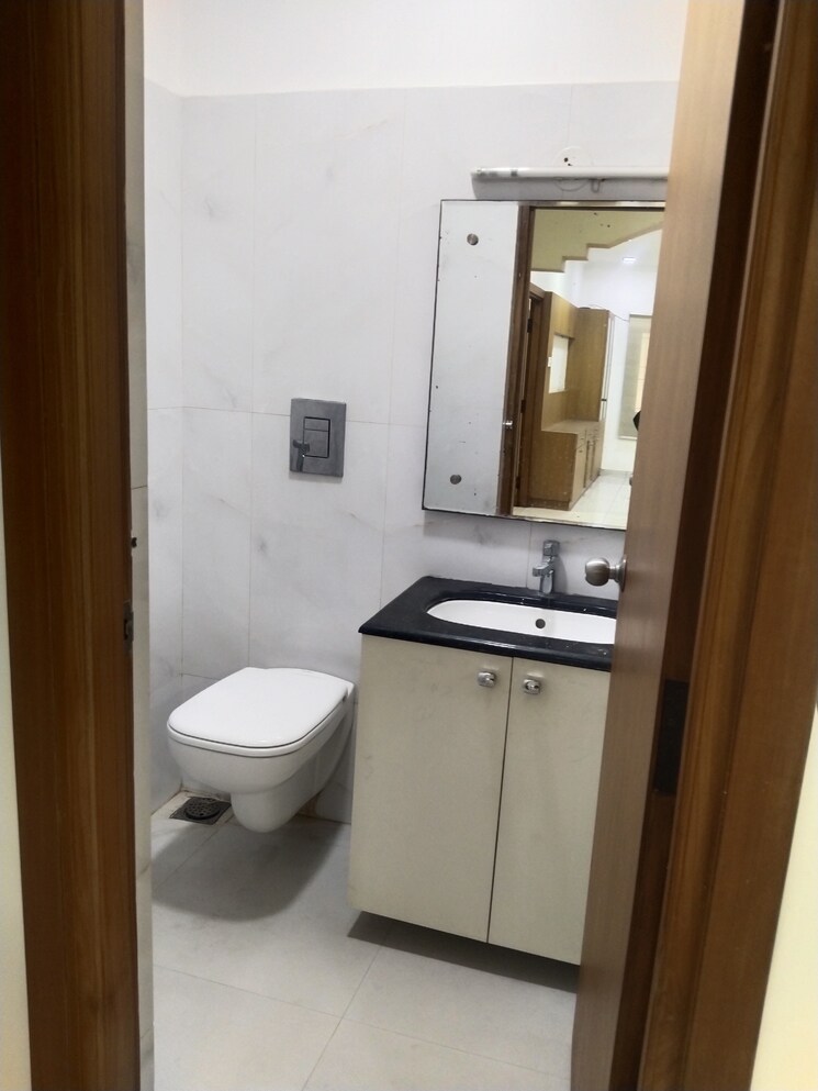 Bathroom, madhapur 3 Bedroom 2900 Sq.Ft. Apartment In Madhapur Hyderabad 8069244