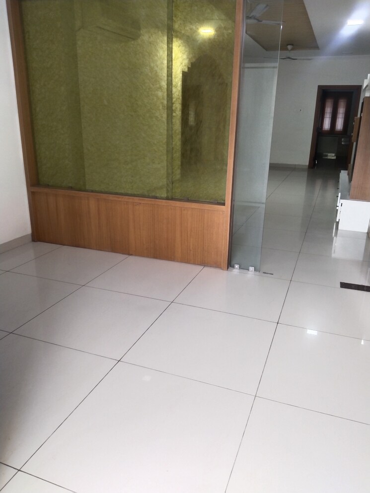 Room, madhapur 3 Bedroom 2900 Sq.Ft. Apartment In Madhapur Hyderabad 8069244