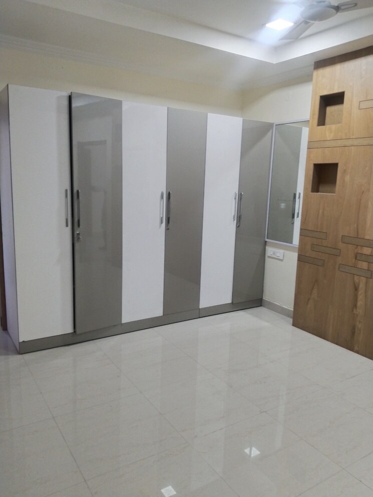 Room, madhapur 3 Bedroom 2900 Sq.Ft. Apartment In Madhapur Hyderabad 8069244