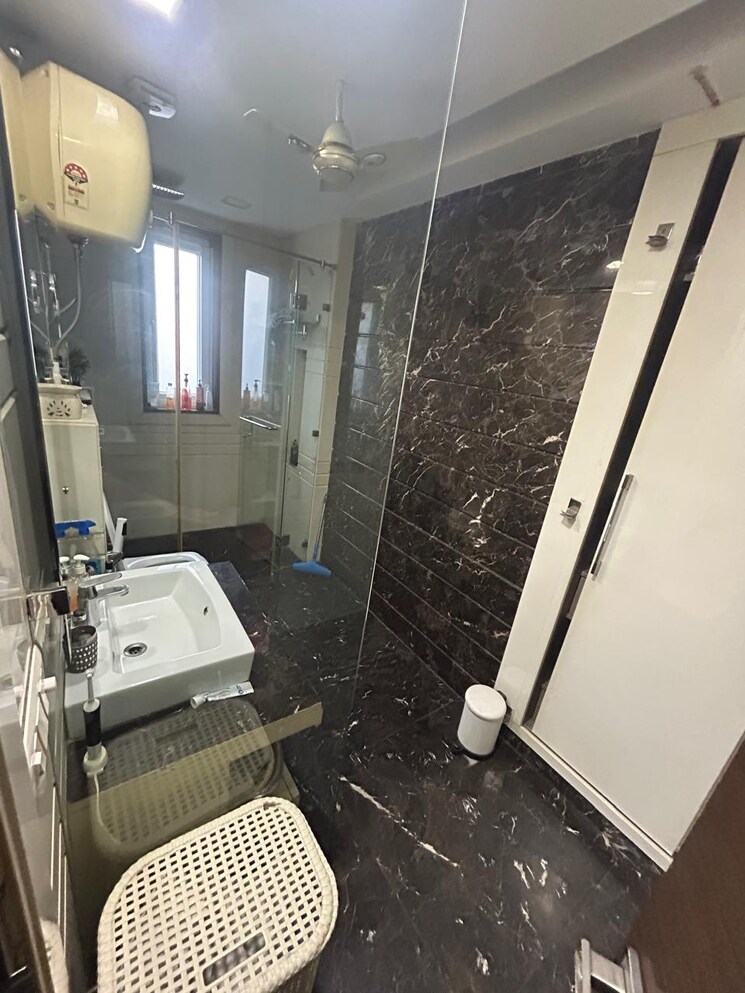 Master Bedroom, green park 4 Bedroom 2700 Sq.Ft. Builder Floor In Green Park Delhi 8069250