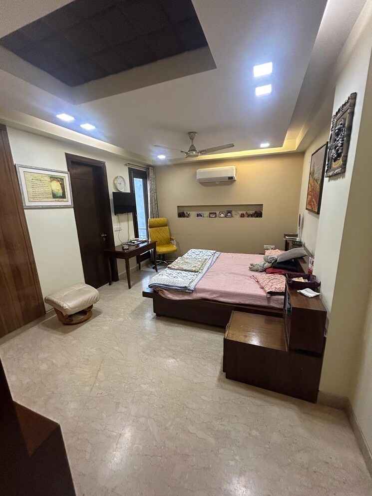 Living Room, green park 4 Bedroom 2700 Sq.Ft. Builder Floor In Green Park Delhi 8069250