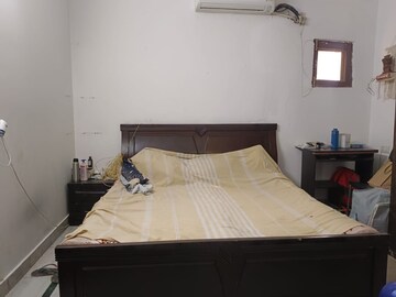 Bedroom in 1 RK Builder Floor at Green Park – for Rent