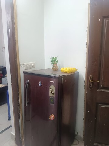 Furnished Amenities in 1 RK Builder Floor at Green Park – for Rent