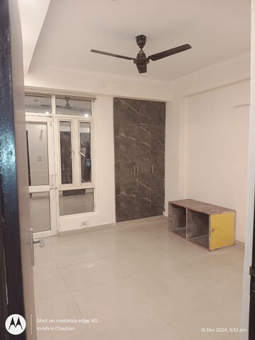 Room in 3 BHK Apartment at Upsidc Site B – for Rent