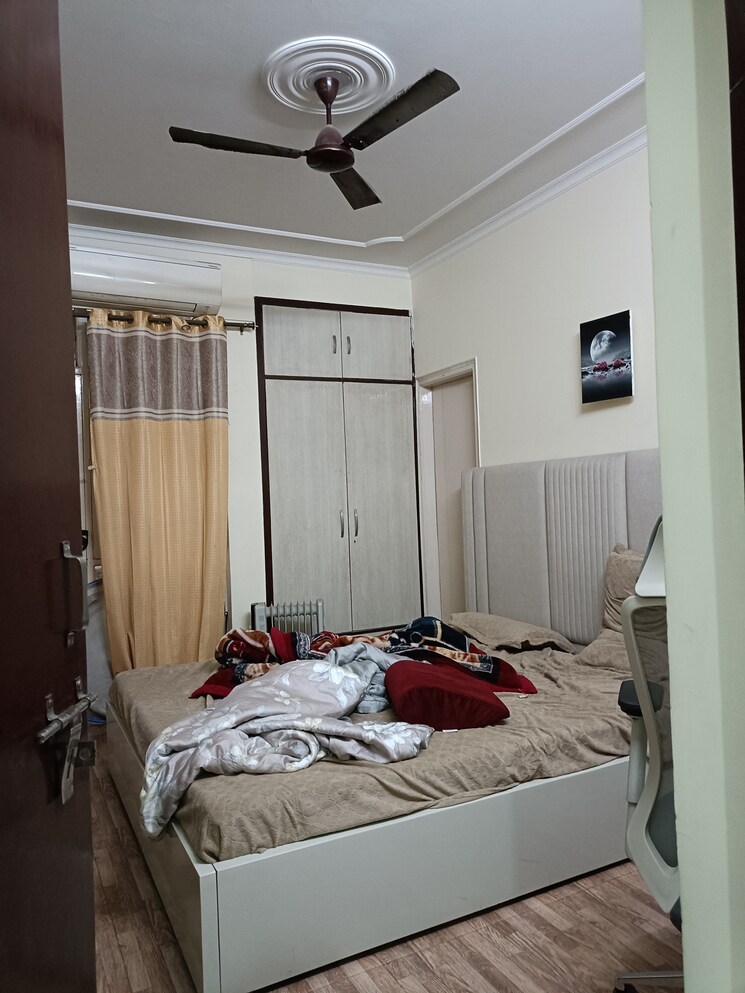 Bedroom, sector 36 6 Bedroom 200 Sq.Mt. Villa In Sector 36 Noida 8069337