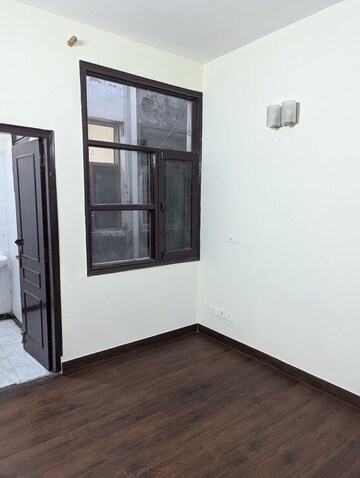 Room in 3 BHK Apartment at Mahindra Luminare, Sector 59 – for Sale