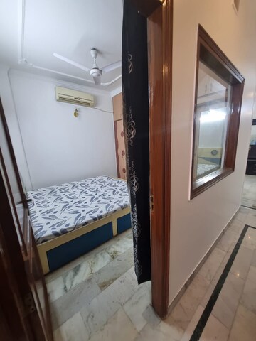 Room in 2 BHK Builder Floor at Lajpat Nagar – for Rent