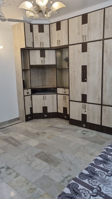 Room in 2 BHK Builder Floor at Lajpat Nagar – for Rent