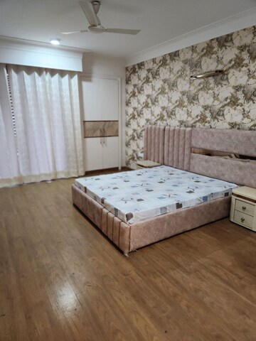 Bedroom in 4 BHK Apartment at Saya Gold Avenue, Vaibhav Khand – for Rent