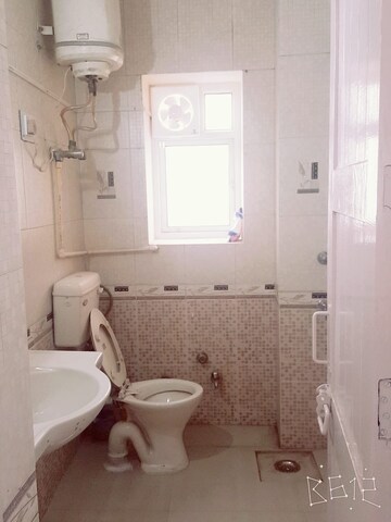 Bathroom in 1 RK Builder Floor at Greater Kailash ii – for Rent
