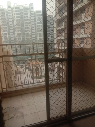 Room in 2 BHK Apartment at Mahagun Mywoods, Sector 16c Greater Noida – for Rent