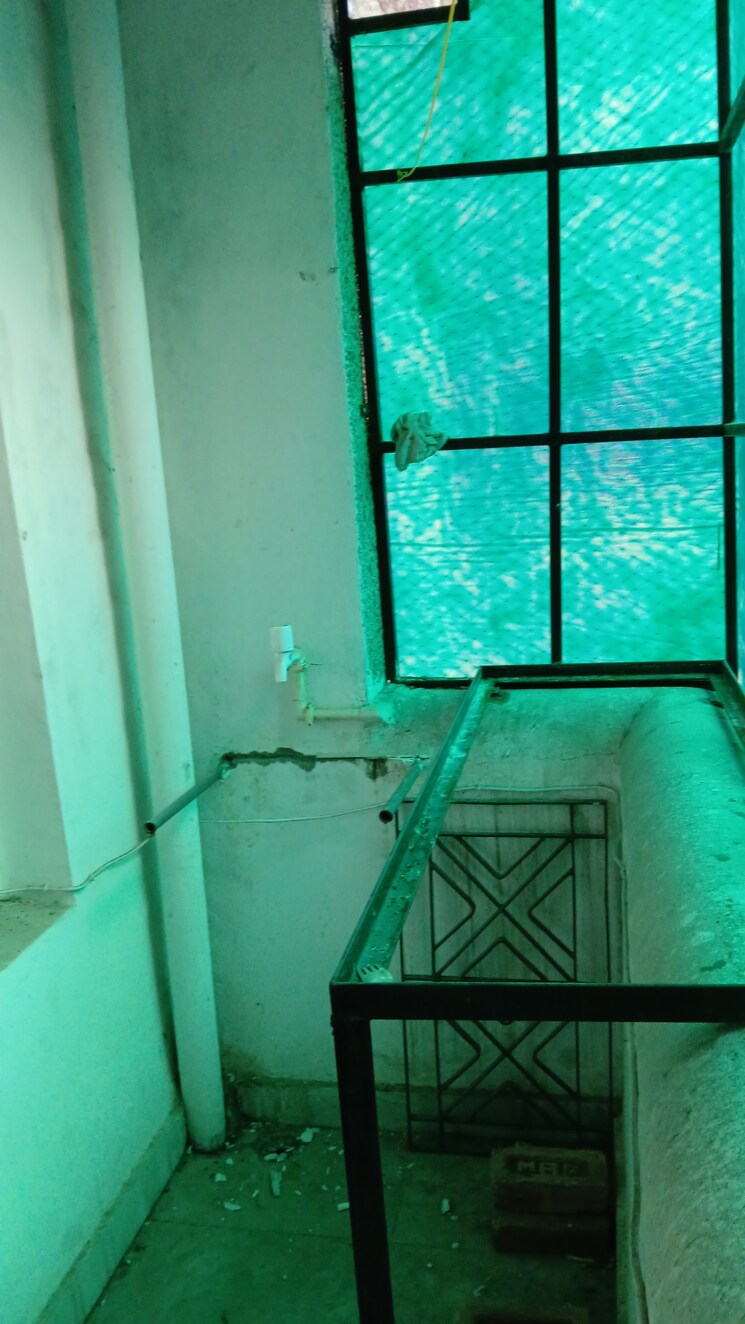 Room, shivkala-apartment 1 RK 400 Sq.Ft. Apartment In Sector 62 Noida 8069412