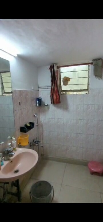Bathroom in 1 BHK Builder Floor at Defence Colony – for Rent