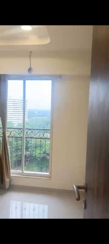 Room in 2 BHK Apartment at Kurla East – for Rent