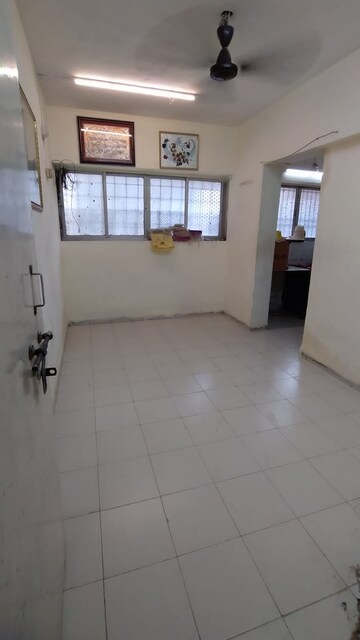 Room in 1 BHK Apartment at Kurla East – for Rent