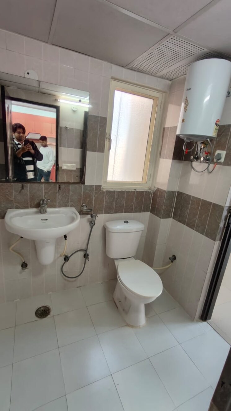 Bathroom, jm-orchid 2 Bedroom 1147 Sq.Ft. Apartment In Sector 76 Noida 8069490