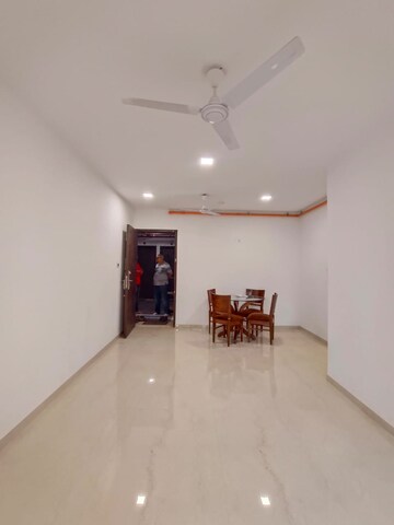 Room in 2 BHK Apartment at Platinum Life, Andheri West – for Rent