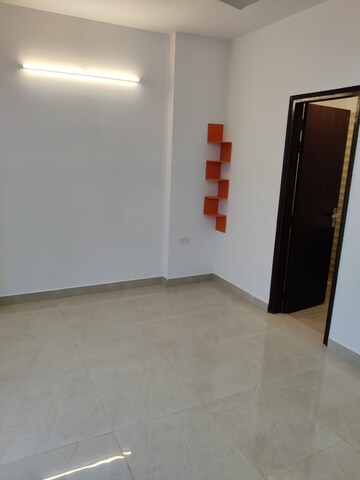 Room in 3 BHK Apartment at ABA Ivy County, Sector 75 – for Sale