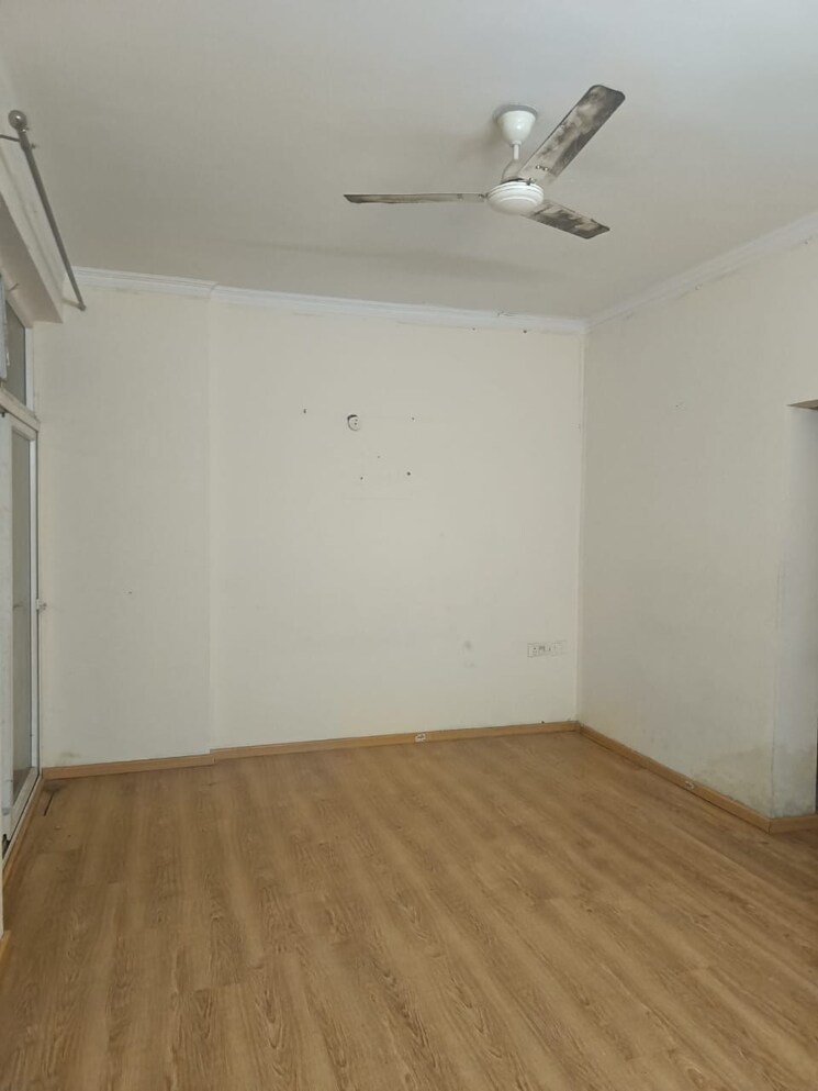 Room, amrapali-silicon-city 3 Bedroom 1545 Sq.Ft. Apartment In Sector 76 Noida 8069567