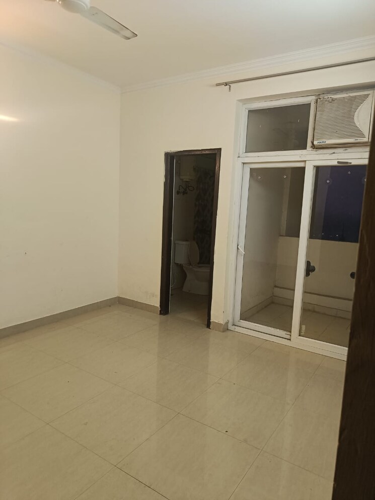 Room, amrapali-silicon-city 3 Bedroom 1545 Sq.Ft. Apartment In Sector 76 Noida 8069567