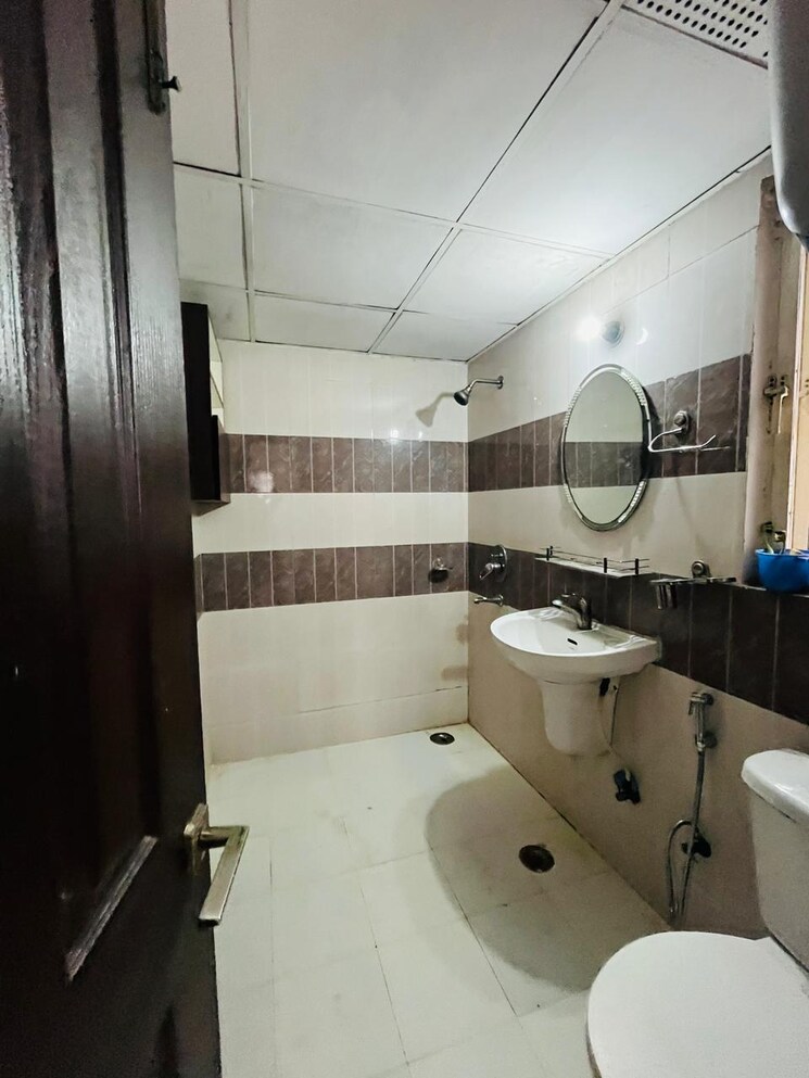 Master Bedroom, amrapali-silicon-city 3 Bedroom 1545 Sq.Ft. Apartment In Sector 76 Noida 8069575