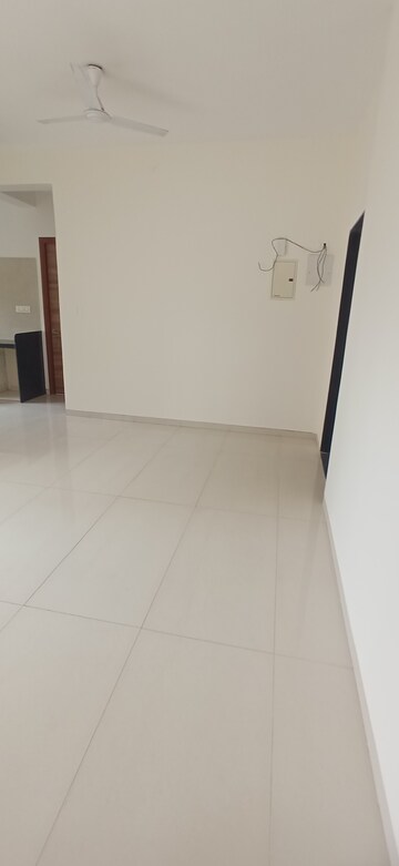 Room in 1 BHK Apartment at Safal Golf Residences, Chembur – for Sale