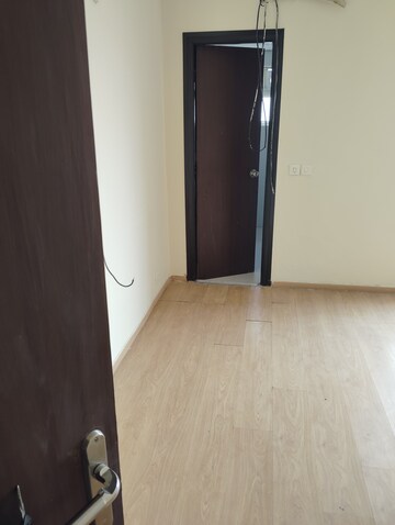 Room in 2 BHK Apartment at Vashisht Heights, Sector 87 – for Rent