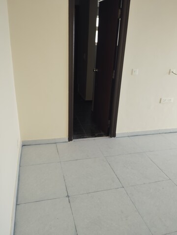 Room in 2 BHK Apartment at Vashisht Heights, Sector 87 – for Rent