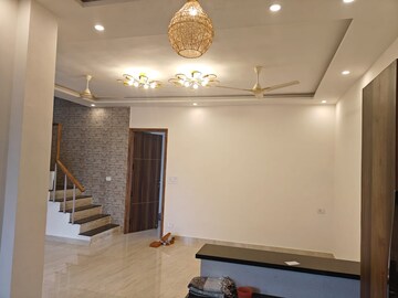 Furnished Amenities in 3 BHK Villa at Sahastradhara Road – for Rent