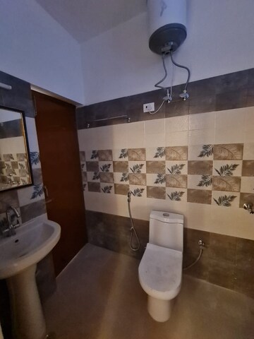 Attached Bathroom in 3 BHK Independent House at Jakhan – for Rent