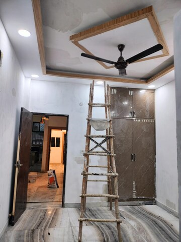 Furnished Amenities in 2 BHK Builder Floor at Sector 43 – for Sale