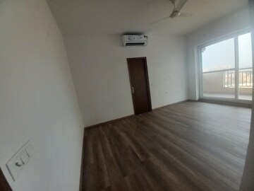 Room in 3 BHK Apartment at ABA Ivy County, Sector 75 – for Rent