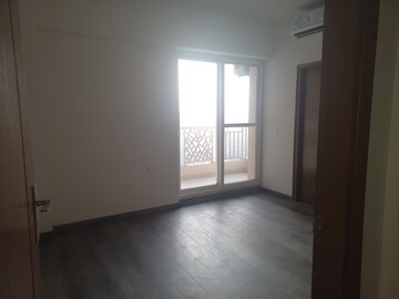 Room in 3 BHK Apartment at ABA Ivy County, Sector 75 – for Rent