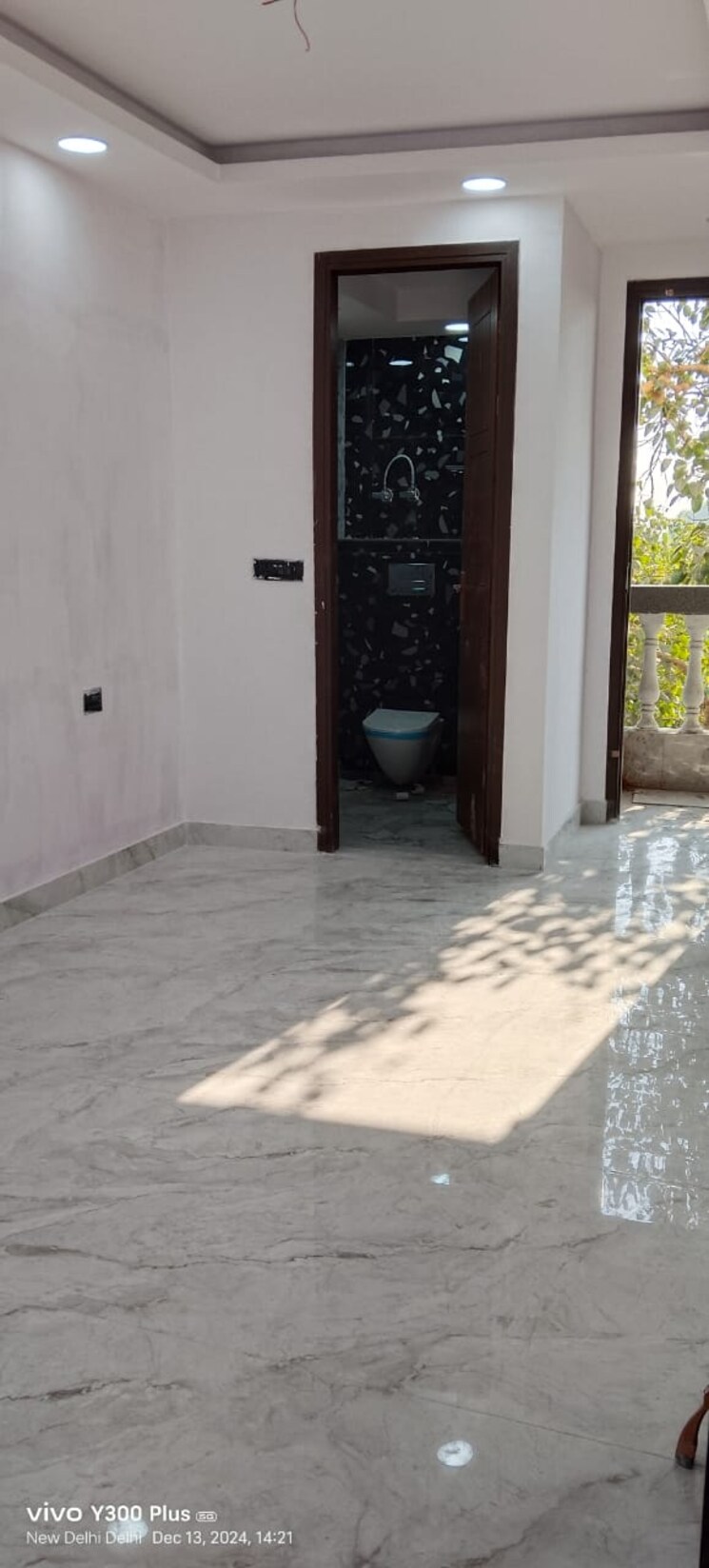  Parking, govindpuri 3 Bedroom 900 Sq.Ft. Builder Floor In Govindpuri Delhi 8069793