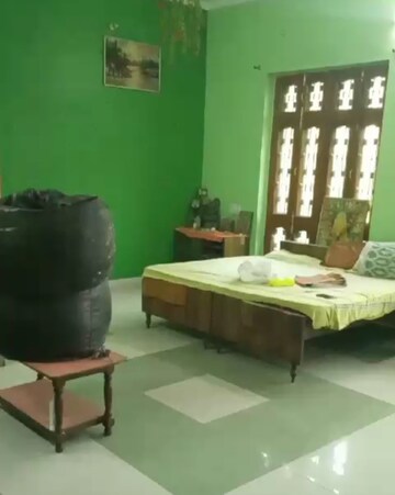 Living Room in 1 BHK Independent House at Aliganj – for Rent