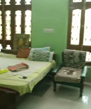 Living Room in 1 BHK Independent House at Aliganj – for Rent