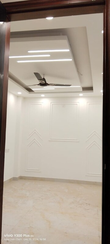 Furnished Amenities in 2 BHK Builder Floor at Govindpuri – for Sale