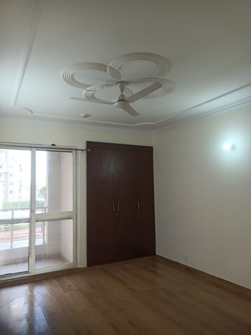 Room in 4 BHK Apartment at The 3C Lotus Panache, Sector 110 – for Rent