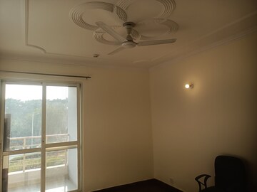 Room in 4 BHK Apartment at Lotus Panache, Sector 110 – for Rent