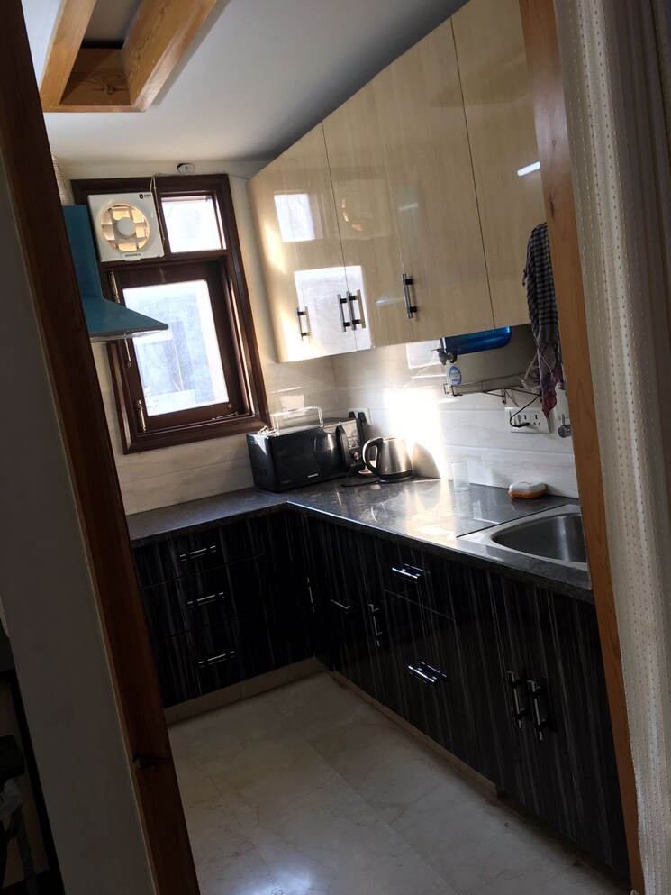 Kitchen, safdarjung enclave 2 Bedroom 950 Sq.Ft. Builder Floor In Safdarjung Enclave Delhi 8069858