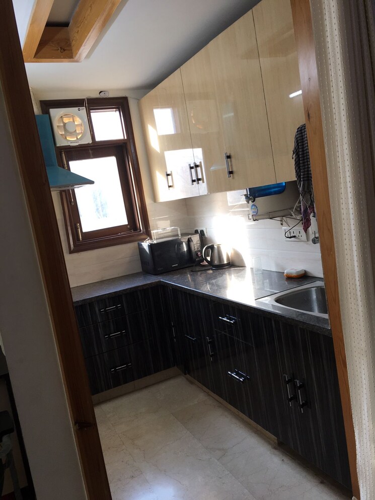 Kitchen, safdarjung enclave 2 Bedroom 950 Sq.Ft. Builder Floor In Safdarjung Enclave Delhi 8069858